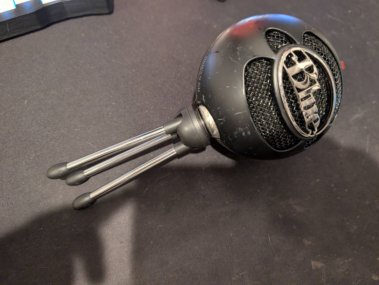Blue Snowball Usb Condenser Mic w/ stand and cable