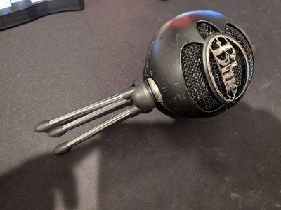 Blue Snowball Usb Condenser Mic w/ stand and cable