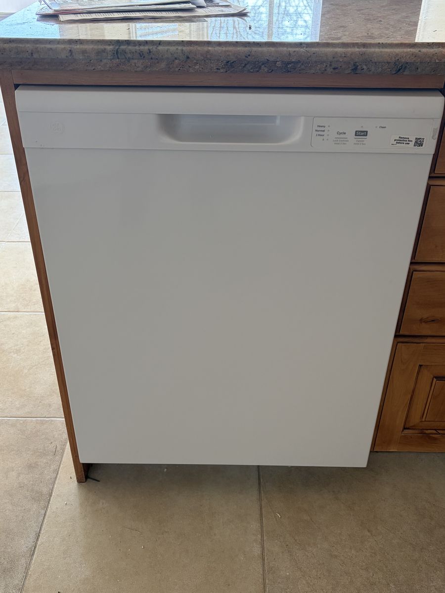 GE White Dishwasher