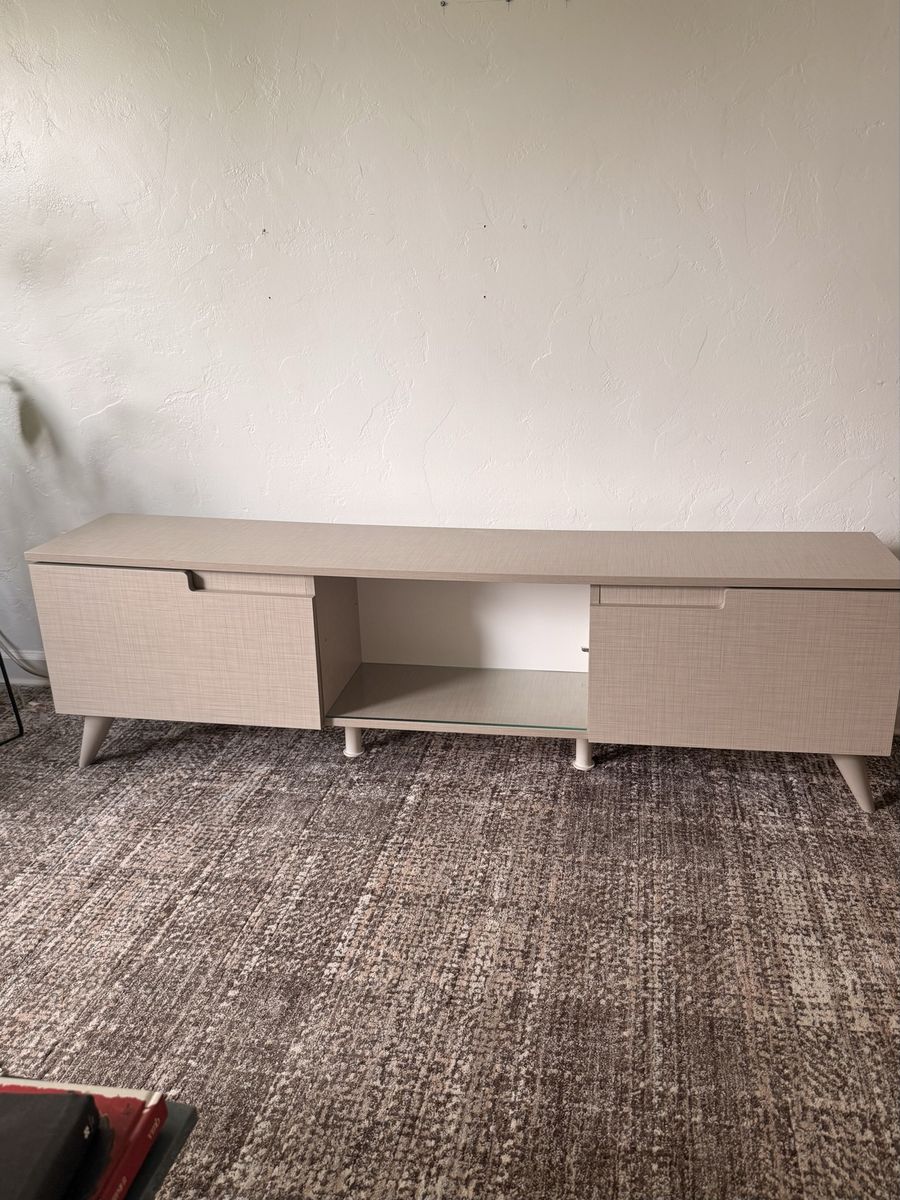 TV Stand / Entertainment Center