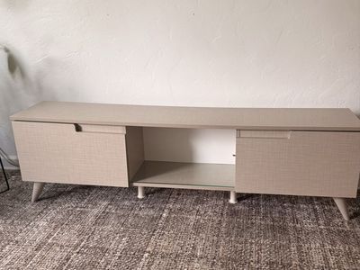 TV Stand / Entertainment Center