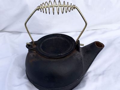 Large Antique/Vintage Cast Iron Tea Kettle Swivel Lid Brass Handle