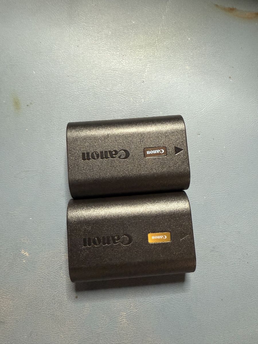 Canon battery LP-e6NH x 2