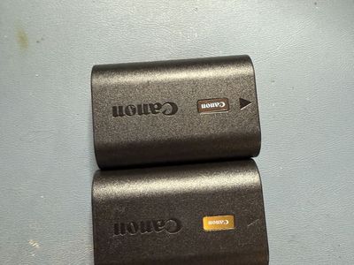 Canon battery LP-e6NH x 2