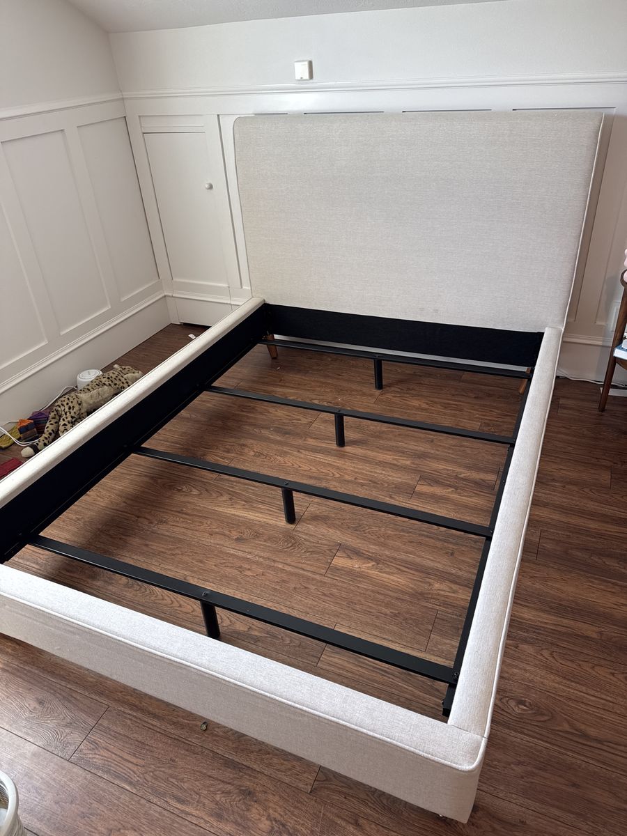 Bed Frame - Size Full - very good condition