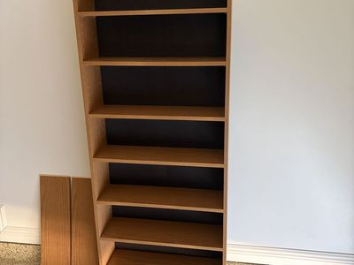 Shelf. 5ft 4in Tall 71/2 wide