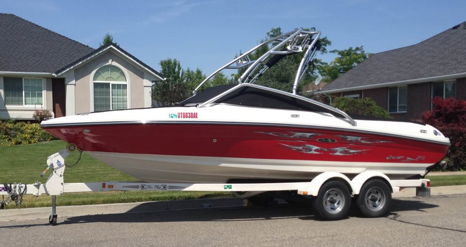 Only 278 hours on 2007 Sea Ray 205 Sport