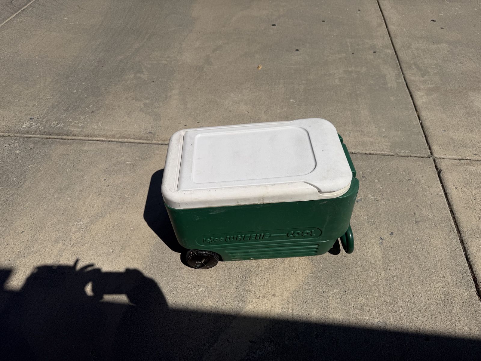 Igloo Wheellie Cool Rolling Cooler Green and White