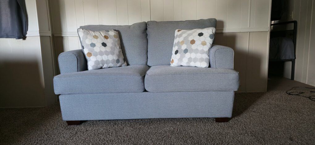 City Grey Love Seat