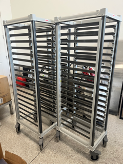 Cambro Food Pan Rack w/ Locking Wheels (Full Size)