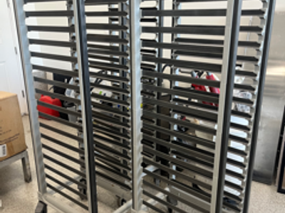 Cambro Food Pan Rack w/ Locking Wheels (Full Size)