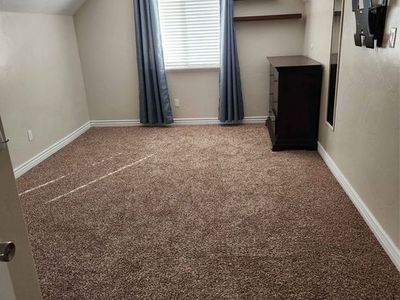 Private Female Room for Rent - Queen Bed, Dresser, TV Mount - Near UVU/BYU