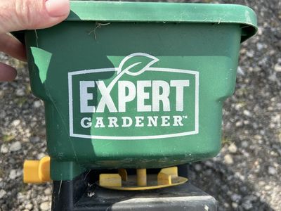 Expert Gardener Handheld Fertilizer Spreader