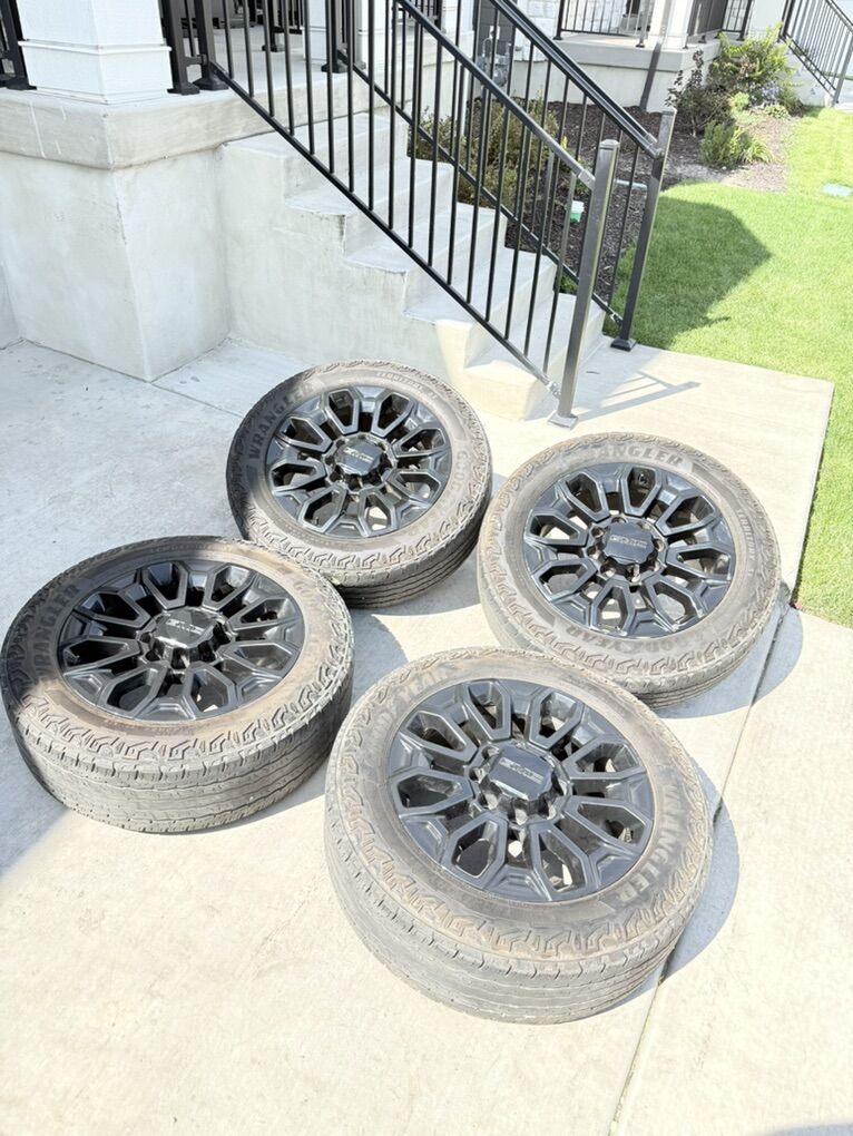 Gmc Sierra 3500 Denali Rims and Tires 265/60R22