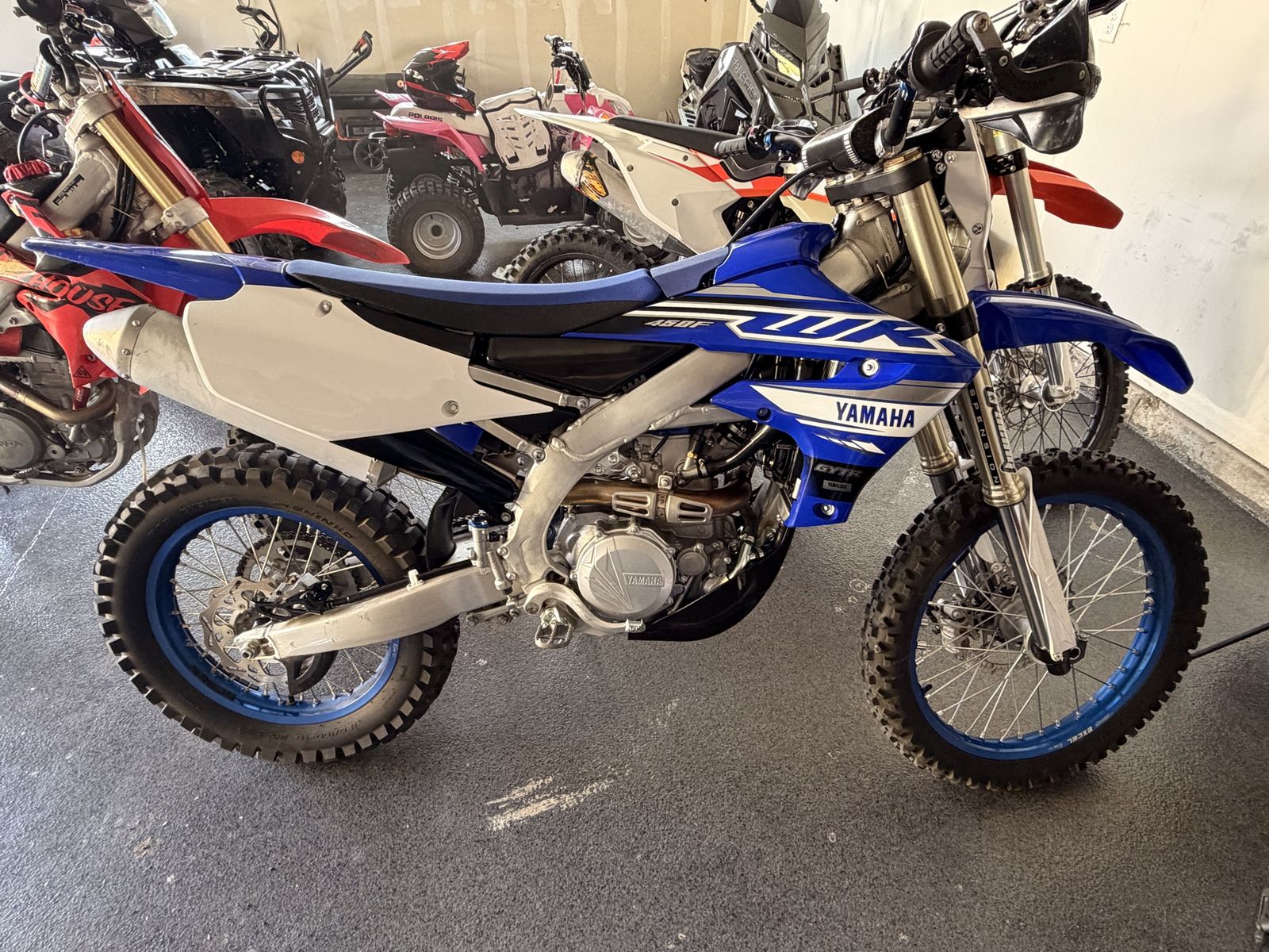 Very clean low hrs 2019 wr 450