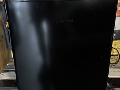 Hisense Compact Mini Fridge Black - Like New!
