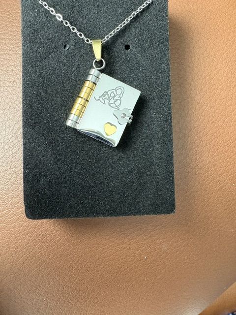 Lovely "To Granddaughter from Grandmother" Necklace