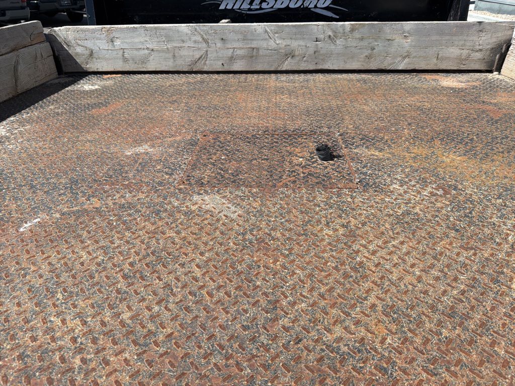 Main image 6