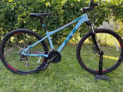 GT Laguna Pro Mountain Bike