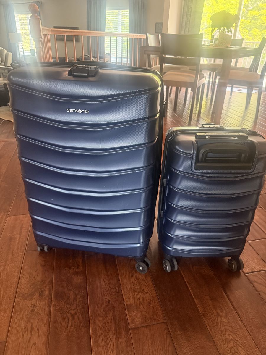 Samsonite Winfield 2 PC Hardside Luggage Set - 20" Carry-On & 28" Spinner, Navy Blue, TSA Lock
