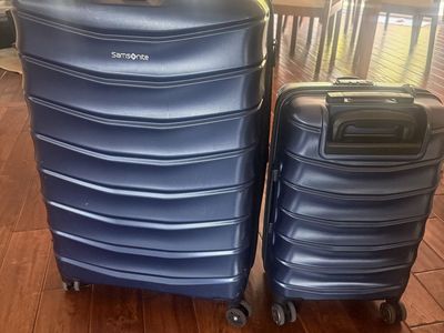 Samsonite Winfield 2 PC Hardside Luggage Set - 20" Carry-On & 28" Spinner, Navy Blue, TSA Lock