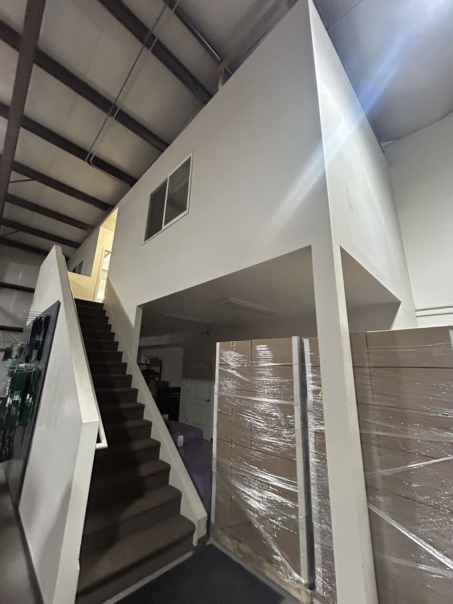 Main image 7