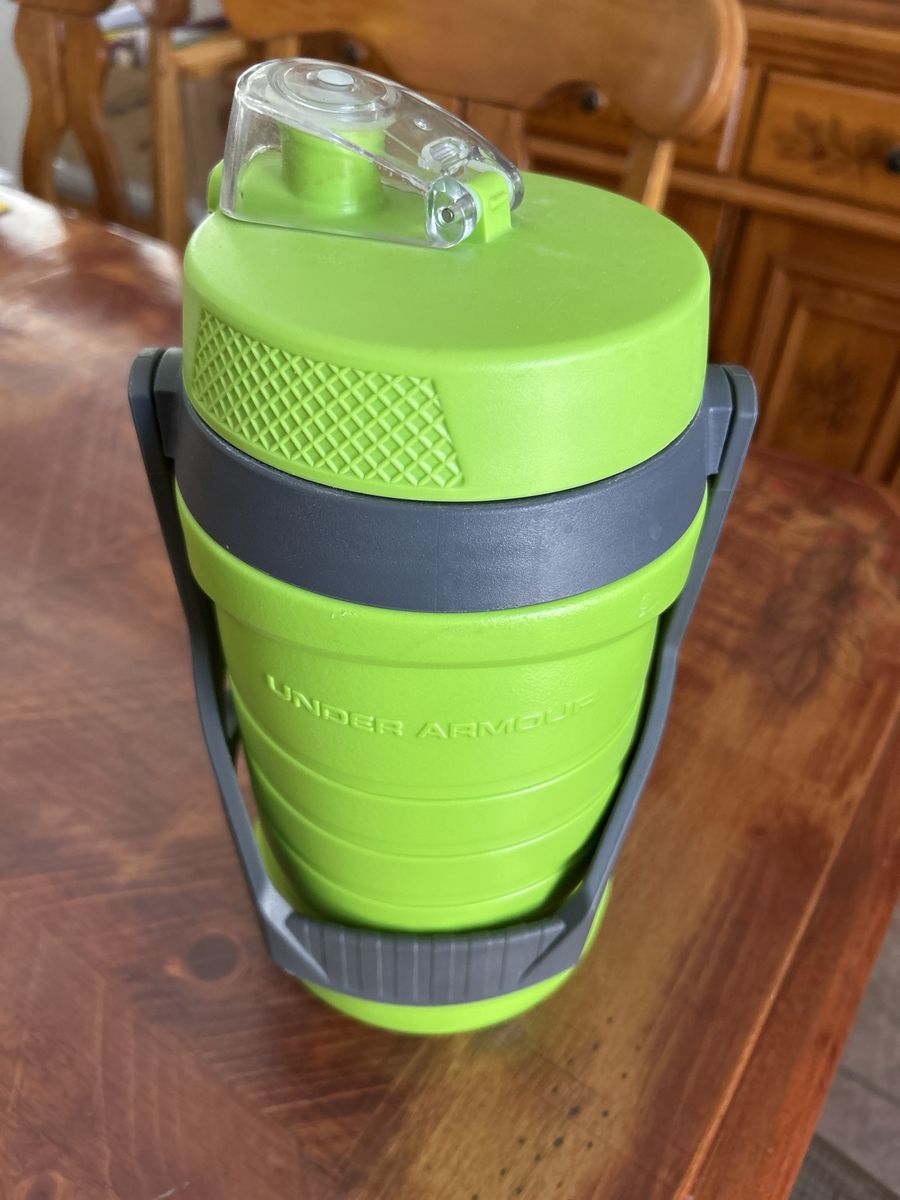 Under Armour Green & Gray Insulated Playmaker Jug Water Bottle