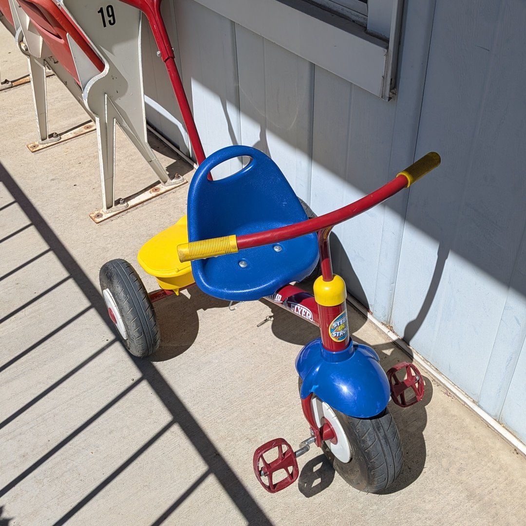 Trike thing with handle