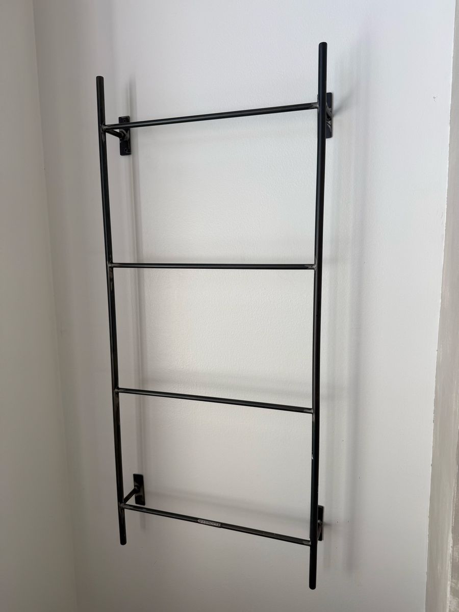 Magnolia Blanket Ladder