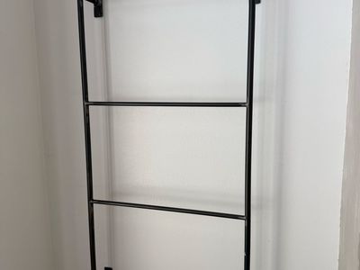 Magnolia Blanket Ladder