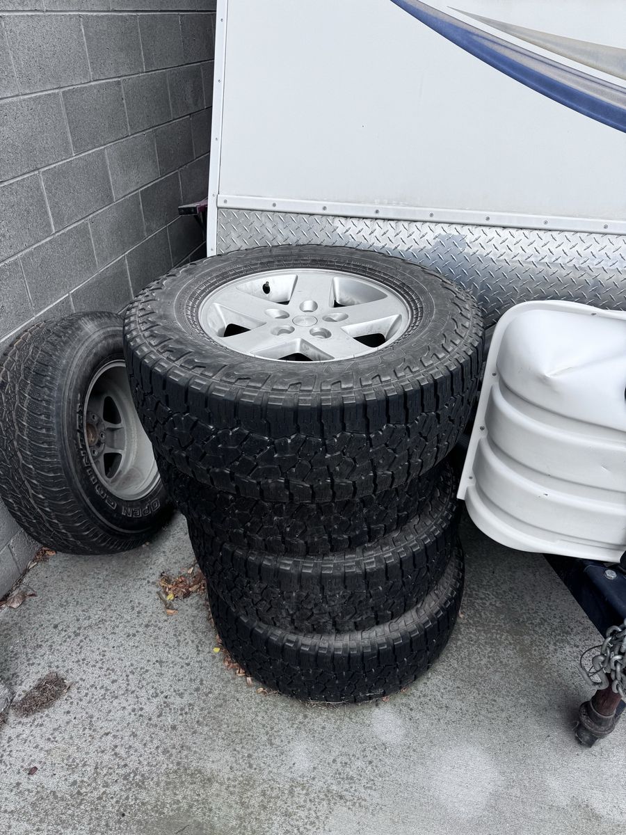 Jeep wheels and tires