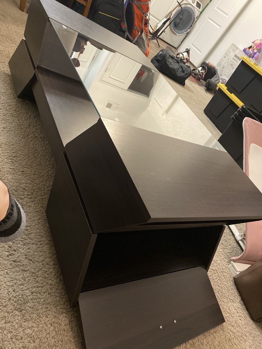 Coffee table dark brown(like new)