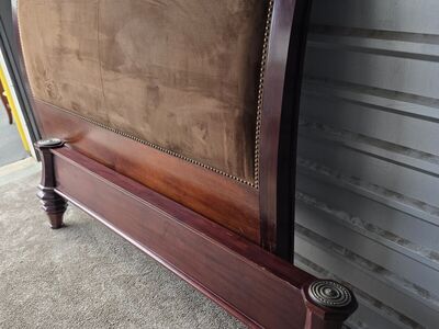 Beautiful Elegant Headboard – Price Drop! $100 Today Only! Must Pick up Today!