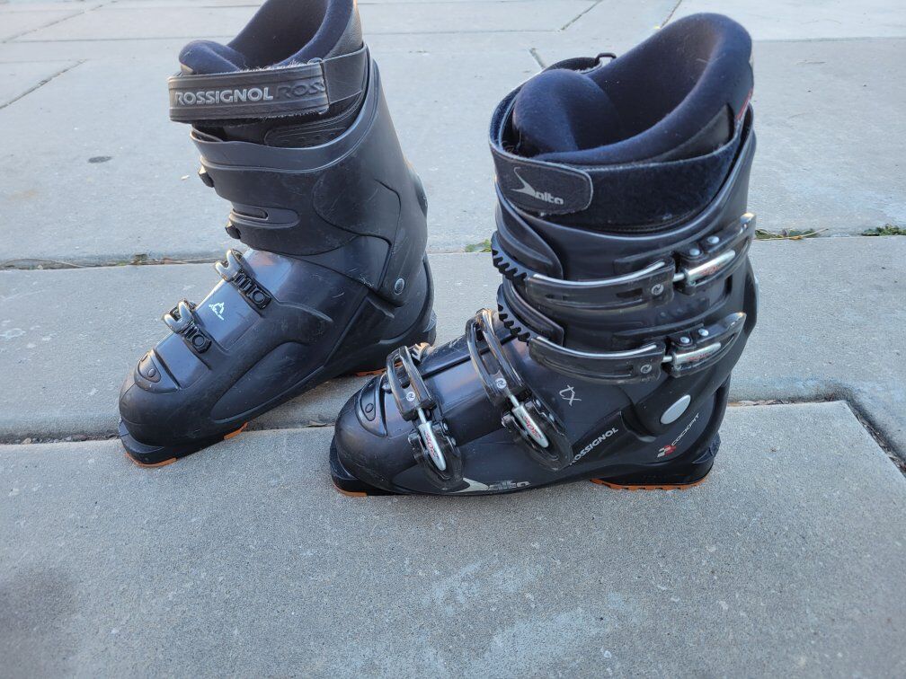 ski boots 26-26.5 M8-8.5 W9-9.5