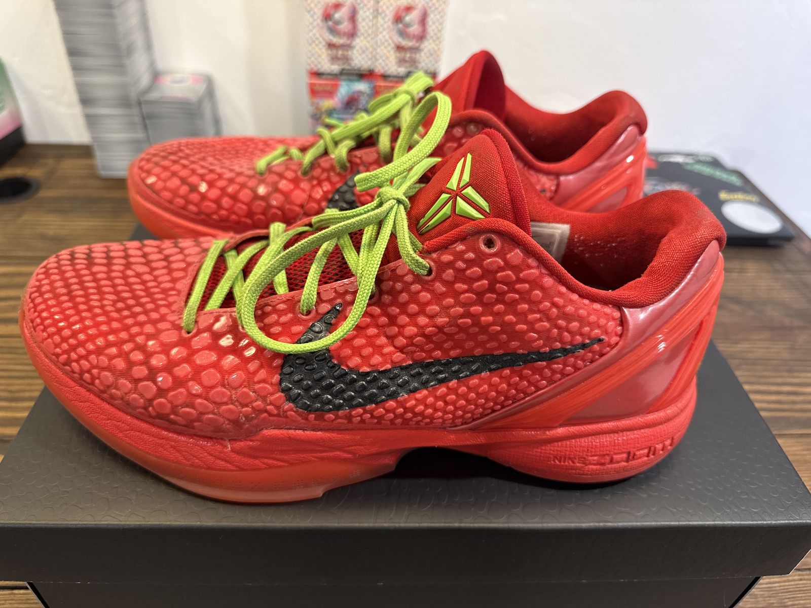 Nike Kobe Low Reverse Grinch Size 11