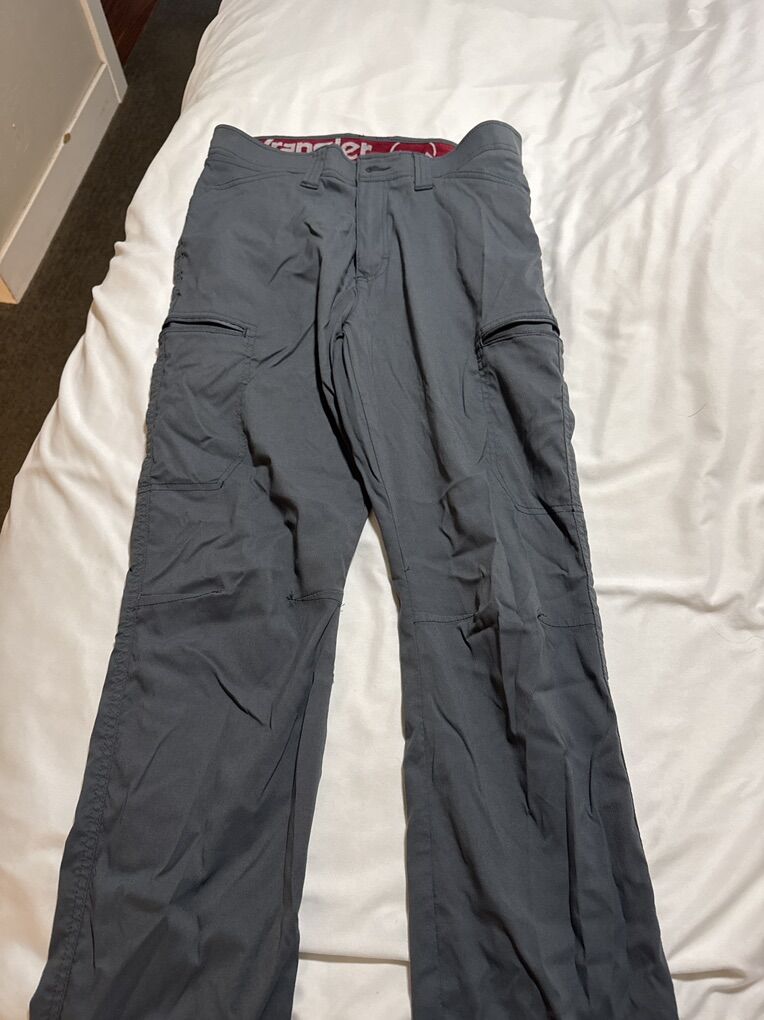 Wrangler ATG Cargo Pants 30x32