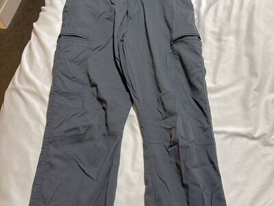 Wrangler ATG Cargo Pants 30x32