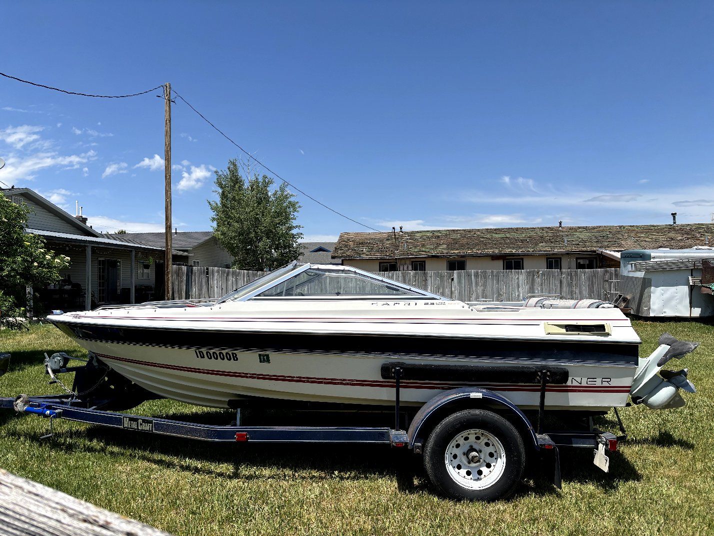 Capri 2.3 Liter SOHC Volvo Engine Boat with Trailer - Project Boat