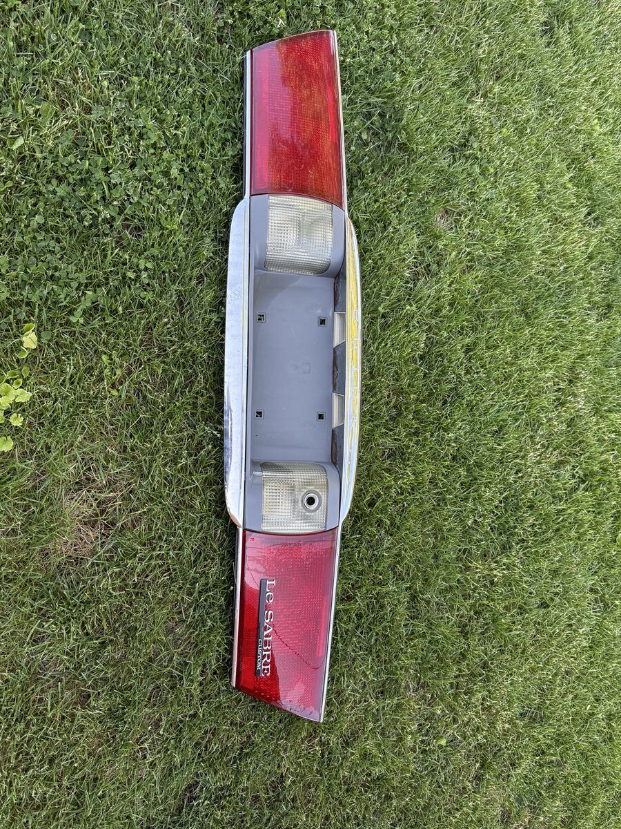 Buick LeSabre Custom Trunk Rear Center Panel (2000–2005) – Good Condition