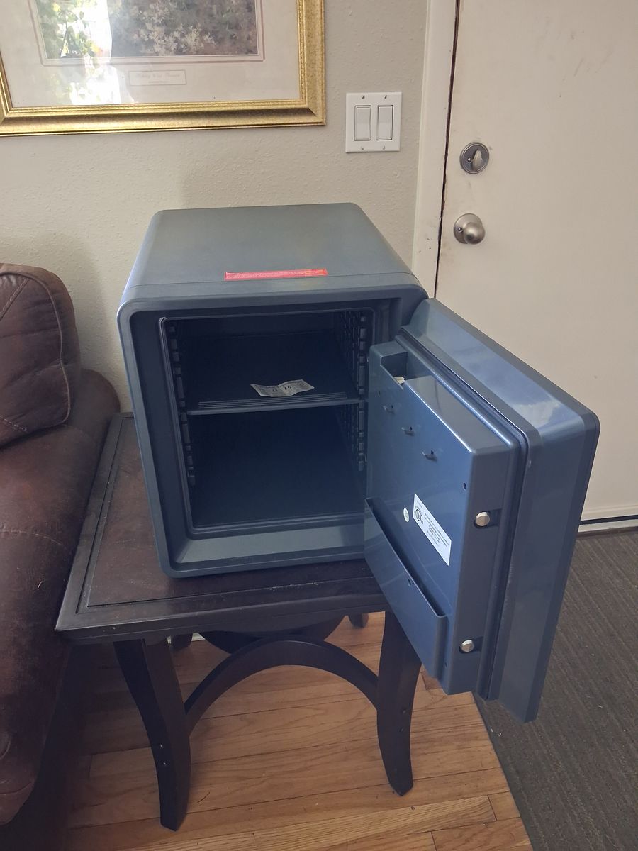 Main image 3