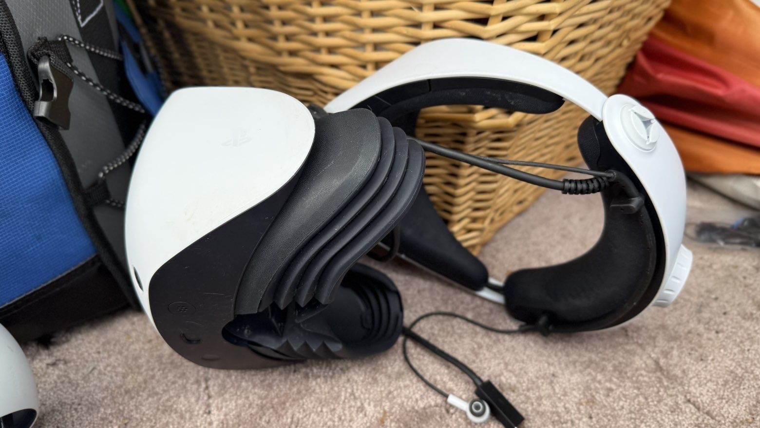 PSVR2 - BARELY USED BRAND NEW