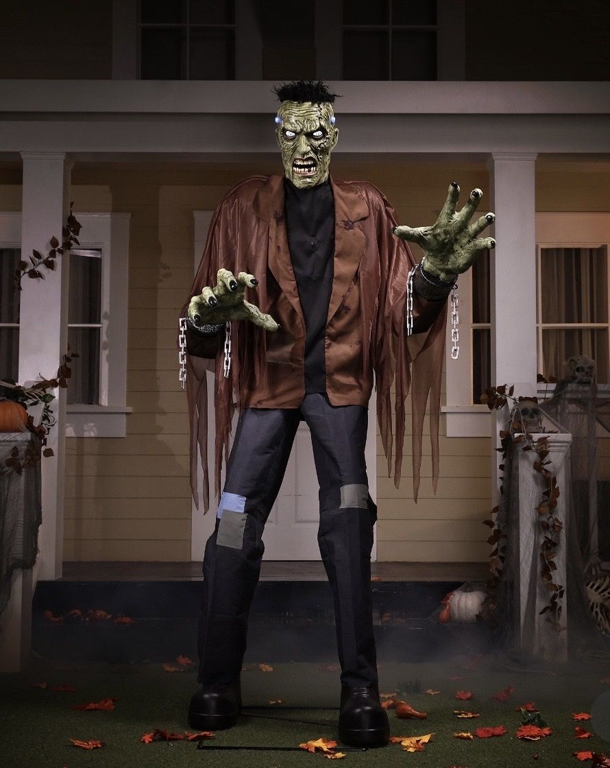 7.5 Foot Animated Monster with LCD Eyes and Motion Sensor (new!)