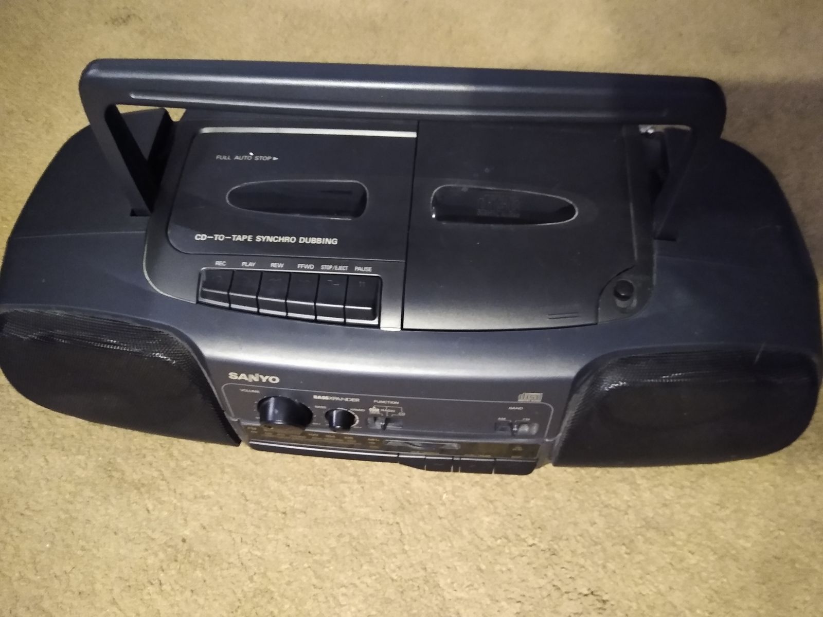 Sanyo Boombox MCD-Z6