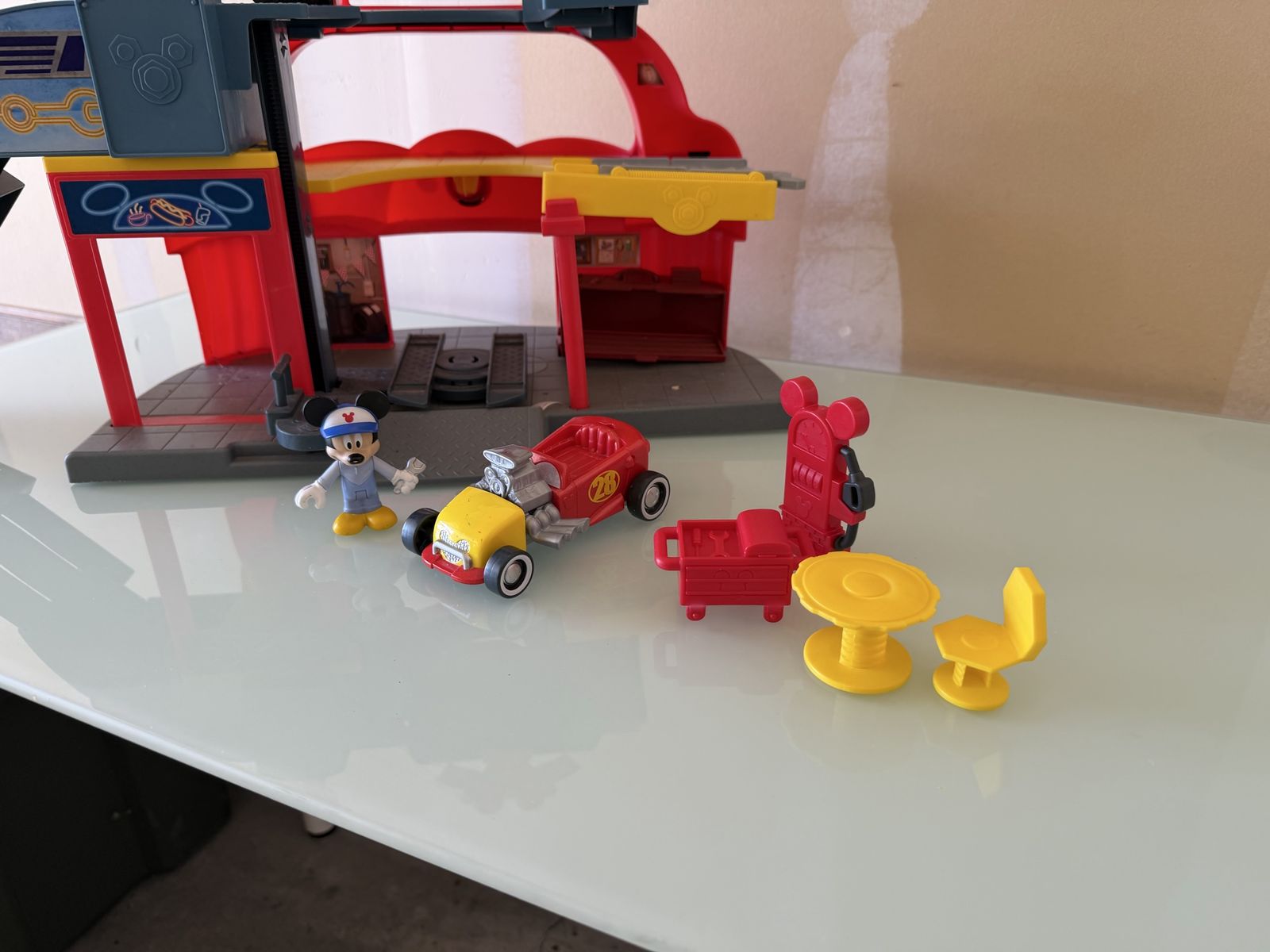 Main image 4