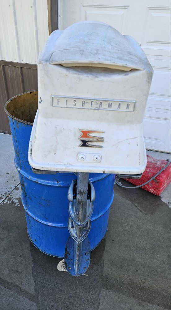 Evinrude Fisherman Outboard 5.5 HP - Long Shaft