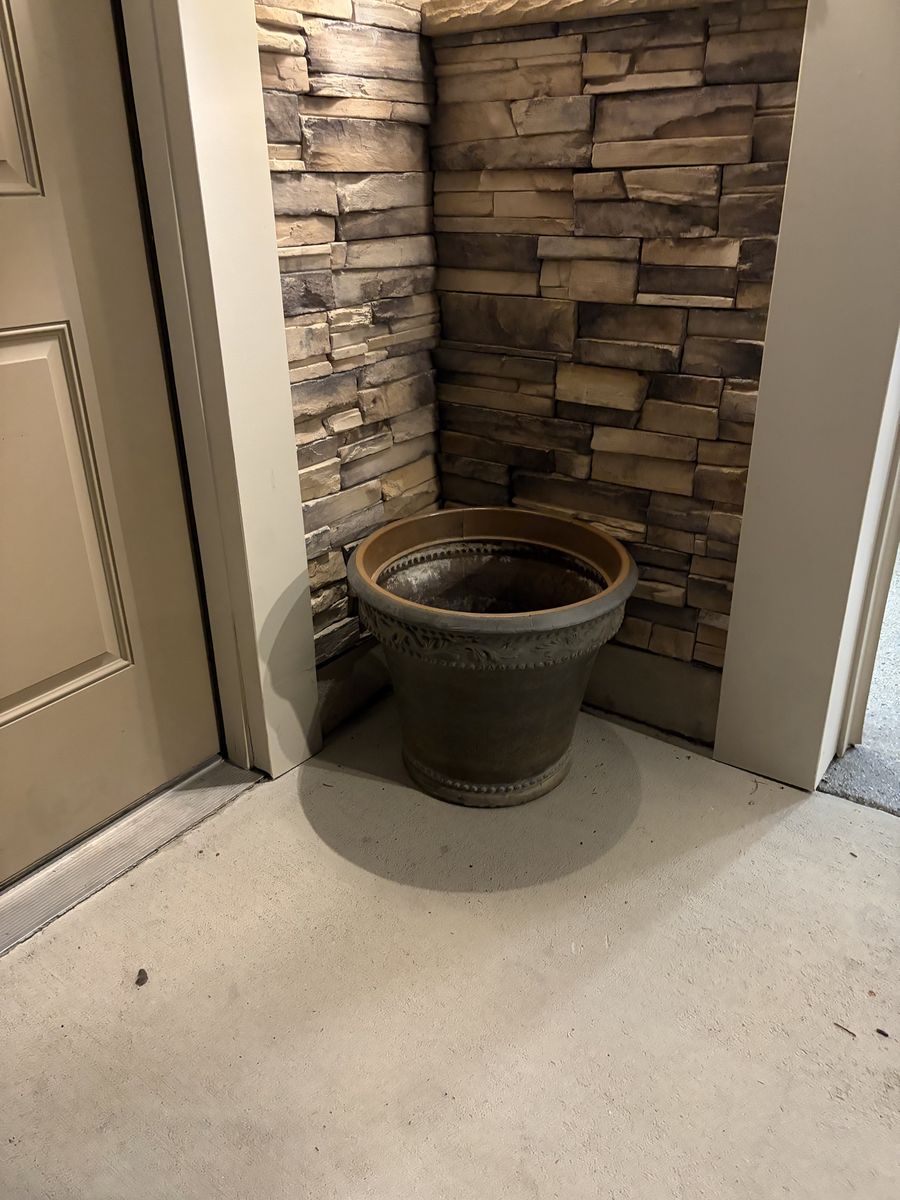 Flower pot