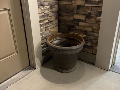 Flower pot