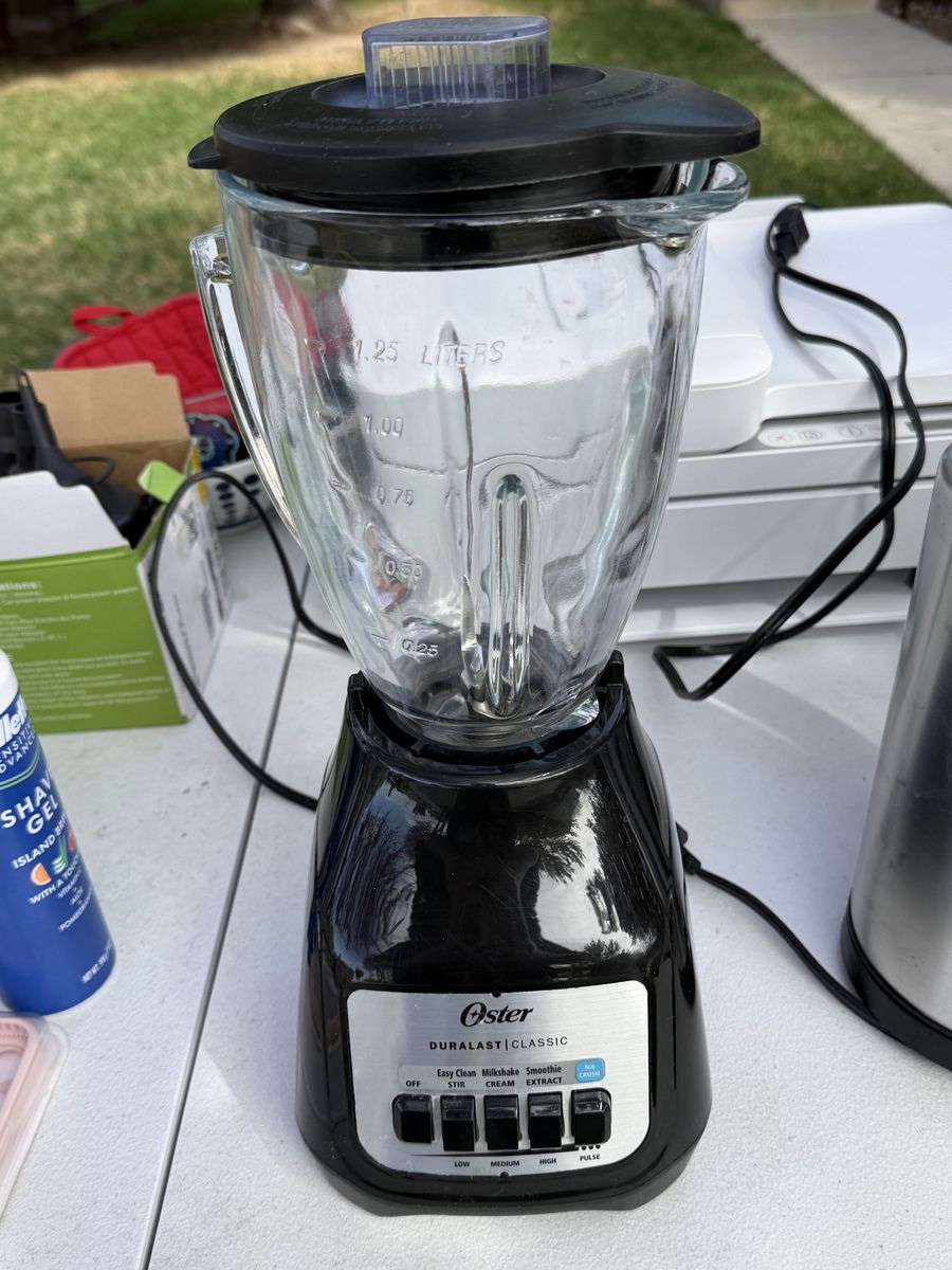 Oster Duralast Classic Blender - 6-Cup Glass Jar