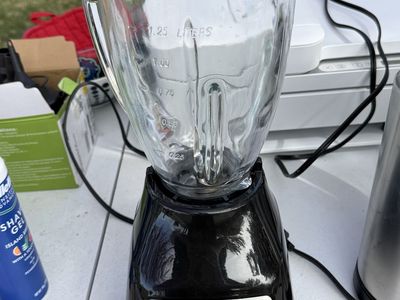 Oster Duralast Classic Blender - 6-Cup Glass Jar