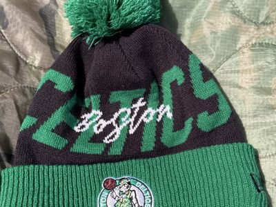 New Era Boston Celtics Pom Beanie Green Black - One Size, NWOT